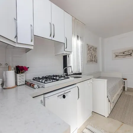 아파트 Central And Cozy Flat 3 Min To Beach In