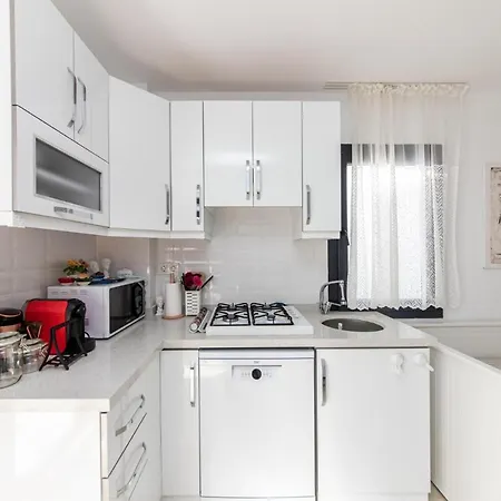Central And Cozy Flat 3 Min To Beach In 아파트